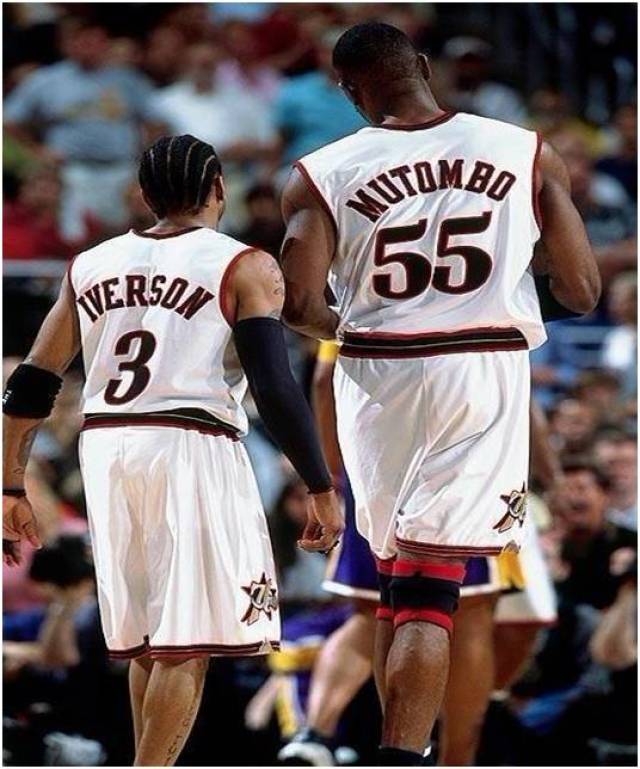 英联杯的捧 英联杯的捧